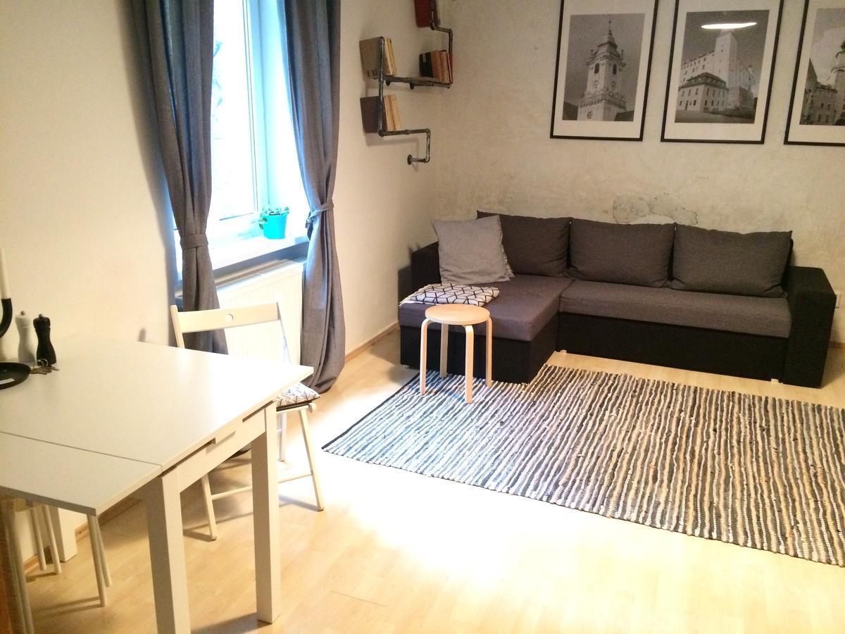 Historical Beer Apartment Братислава Екстериор снимка